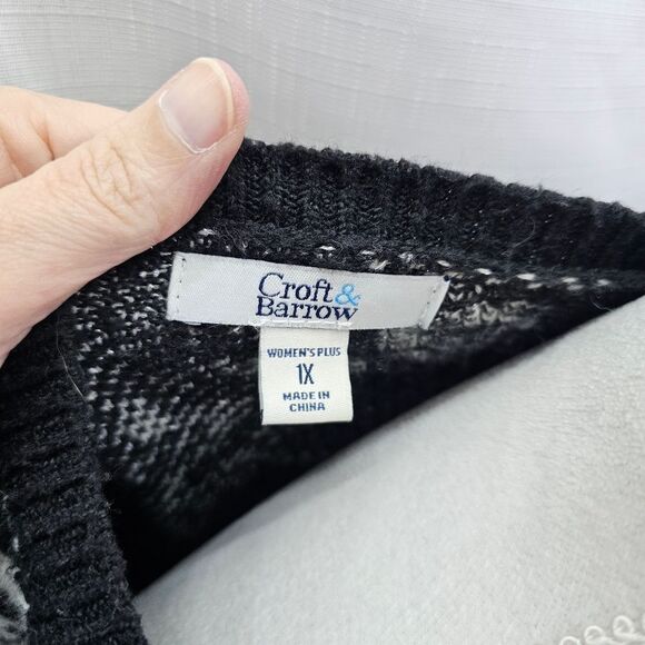 Croft & Barrow Black Metallic Floral Sweater Size 1X - Picture 4 of 7